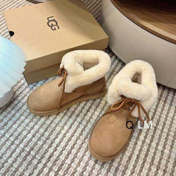 Picture of UGG Shoes _SKUUGGsz35-40ML101719777